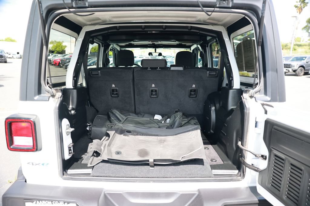 Used 2023 Jeep Wrangler Unlimited AWD/4WD image 38