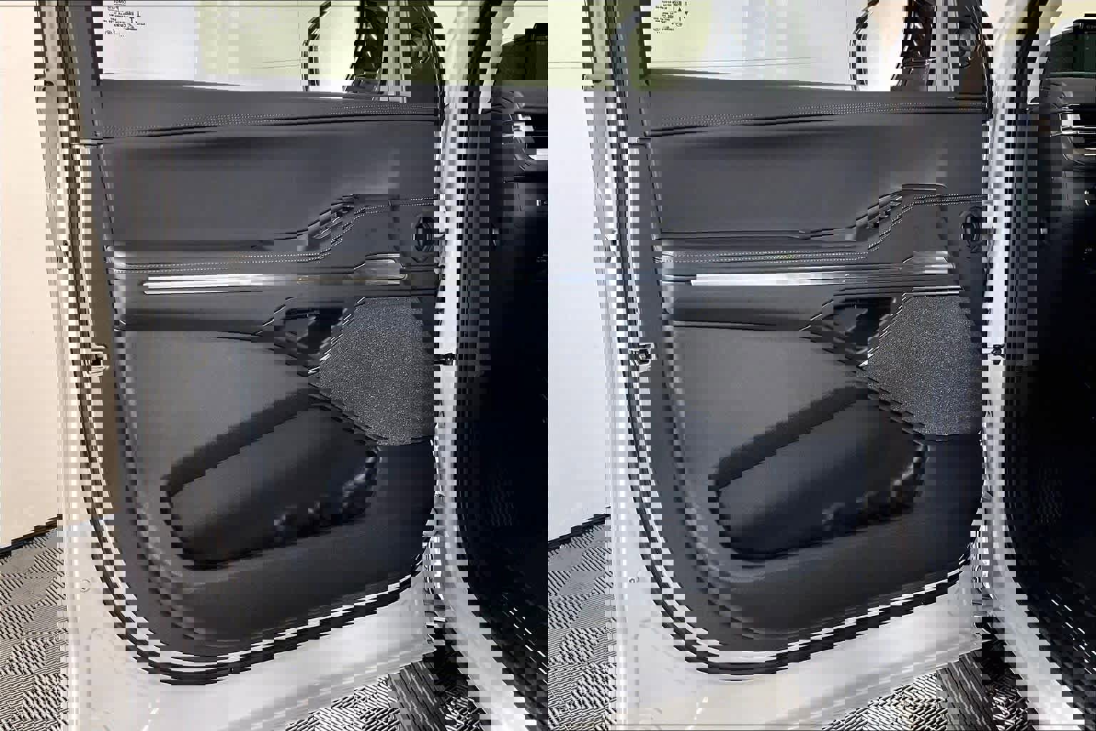 Used 2025 Lincoln Navigator Reserve image 20