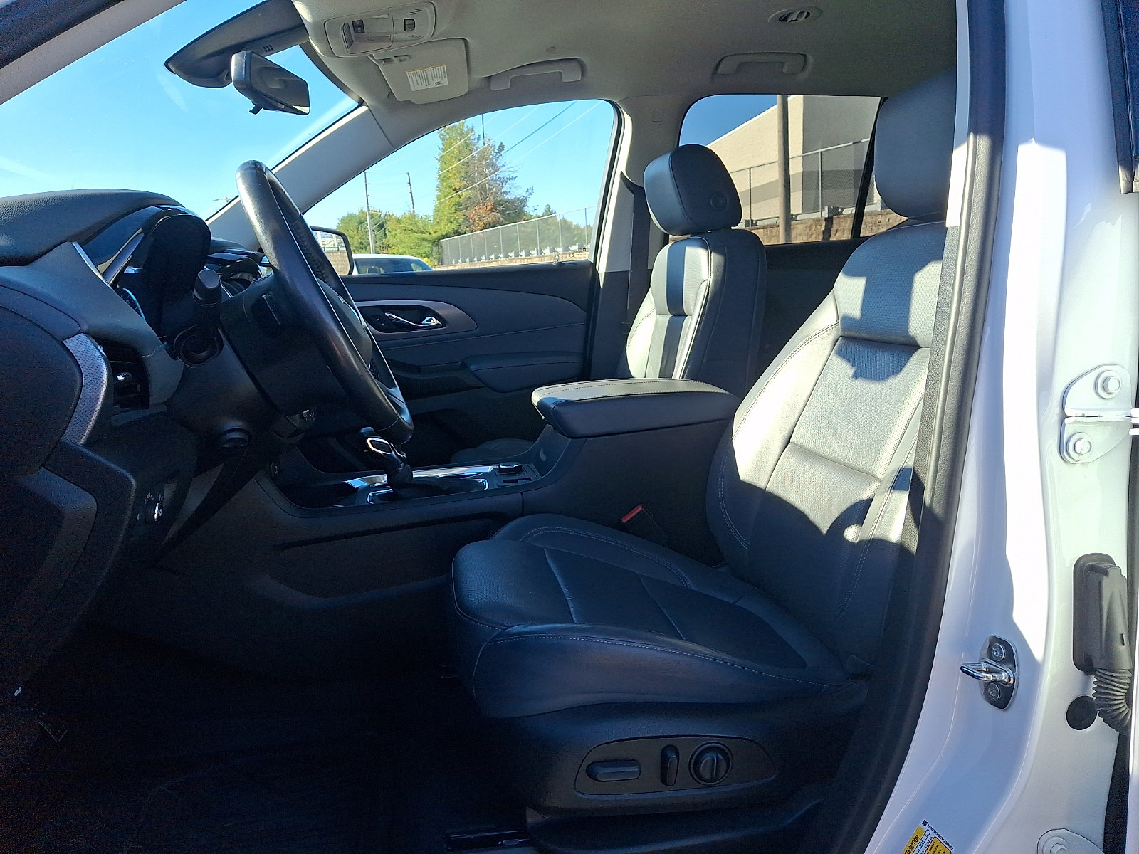 Used 2021 Chevrolet Traverse Premier AWD/4WD image 14