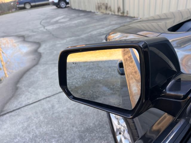 Used 2019 Chevrolet Traverse LT image 12