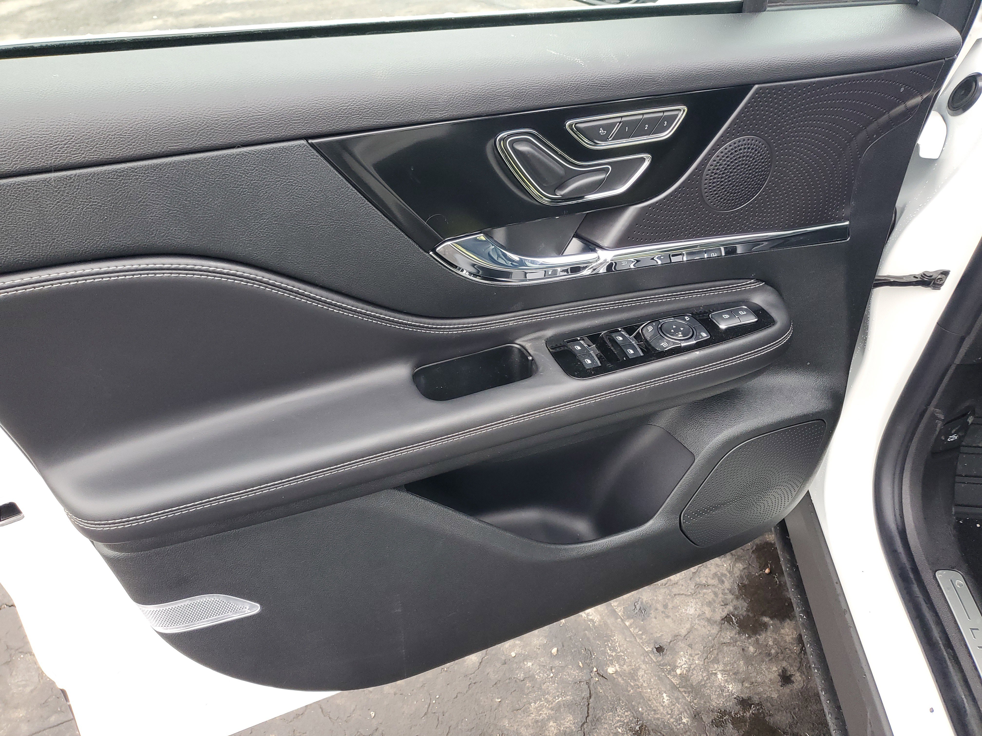 New 2026 Lincoln Corsair Premiere image 8