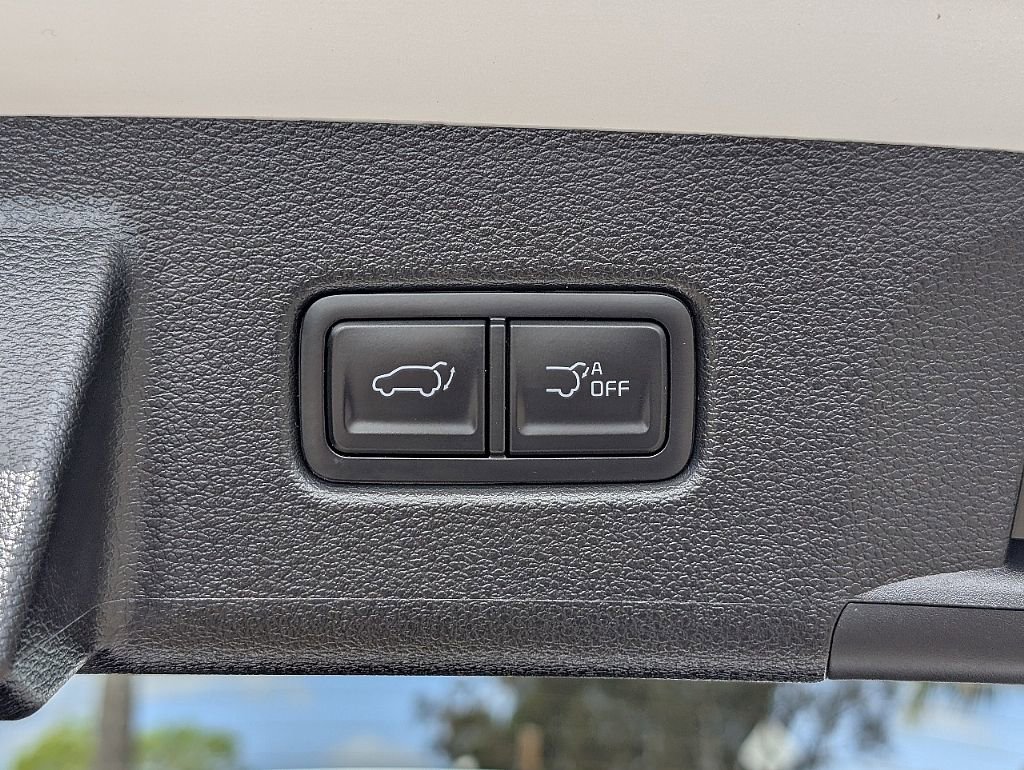 Used 2024 Kia Telluride EX image 16