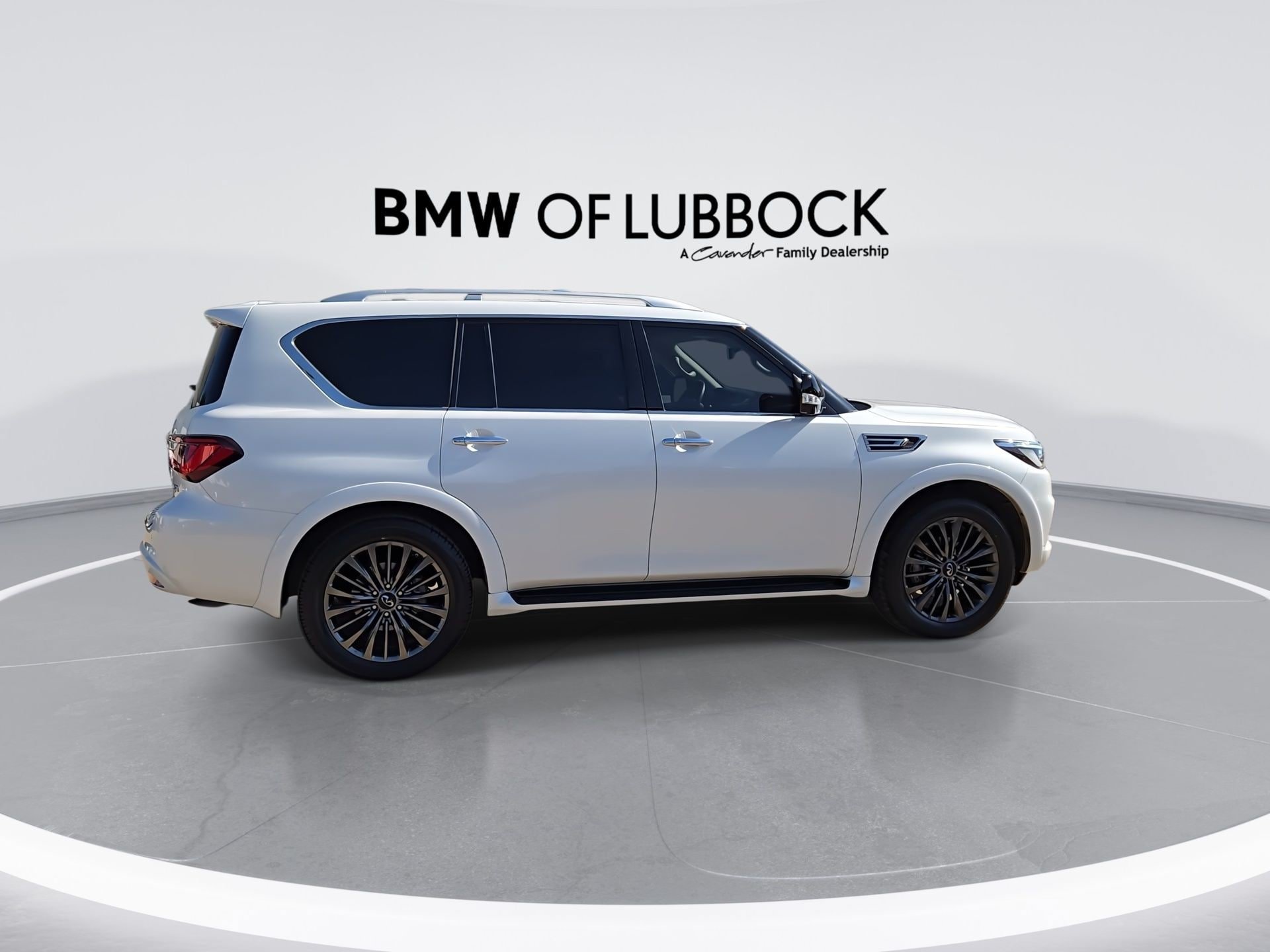 Used 2023 INFINITI QX80 Premium Select w/ Cargo Package AWD/4WD image 9