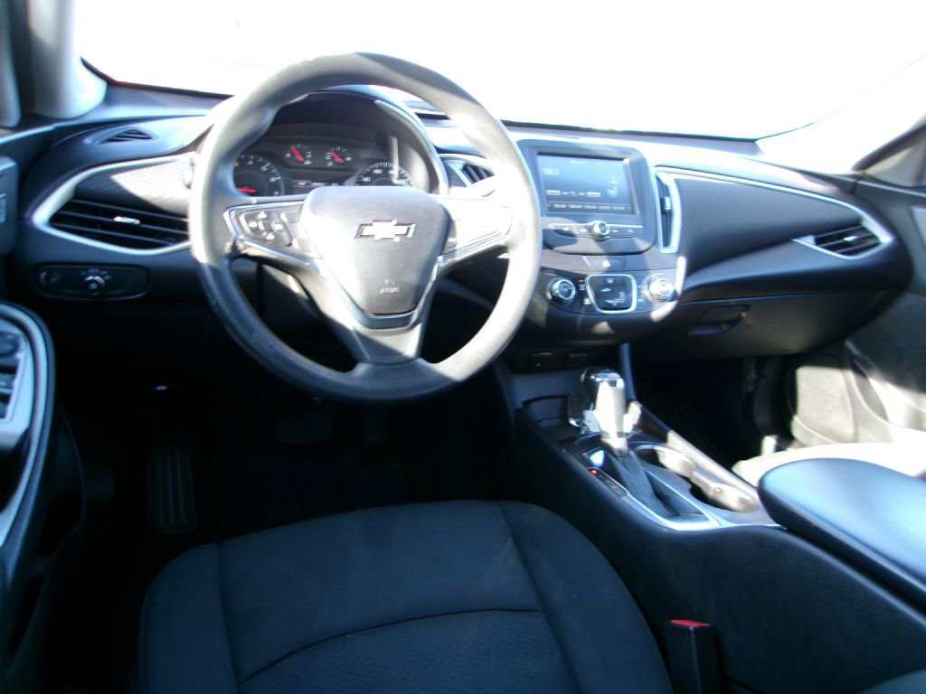 Used 2018 Chevrolet Malibu LS w/ LPO, Convenience Package 2 image 9