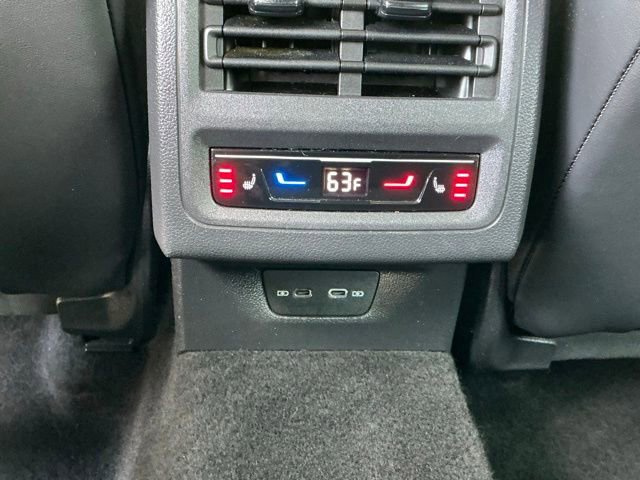 Used 2022 Volkswagen Golf R AWD/4WD image 18