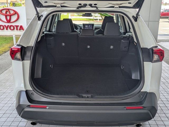 Used 2024 Toyota RAV4 LE image 10