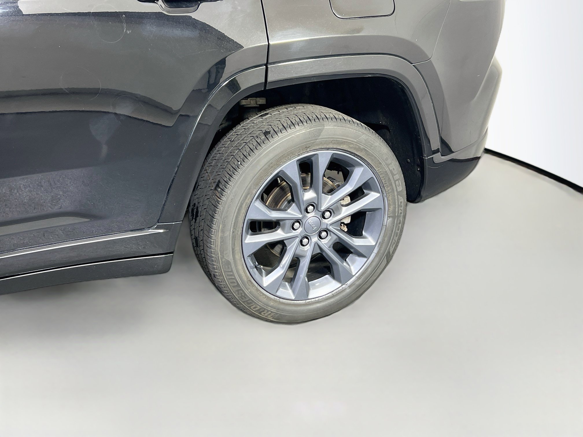 Used 2023 Jeep Grand Cherokee Overland AWD/4WD image 31