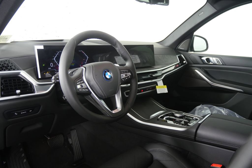 New 2026 BMW X5 xDrive50e image 13