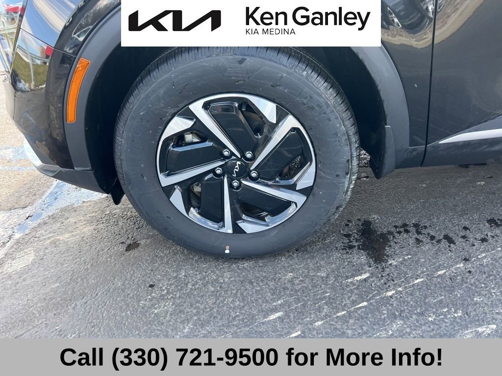 Certified 2025 Kia Sportage LX image 17