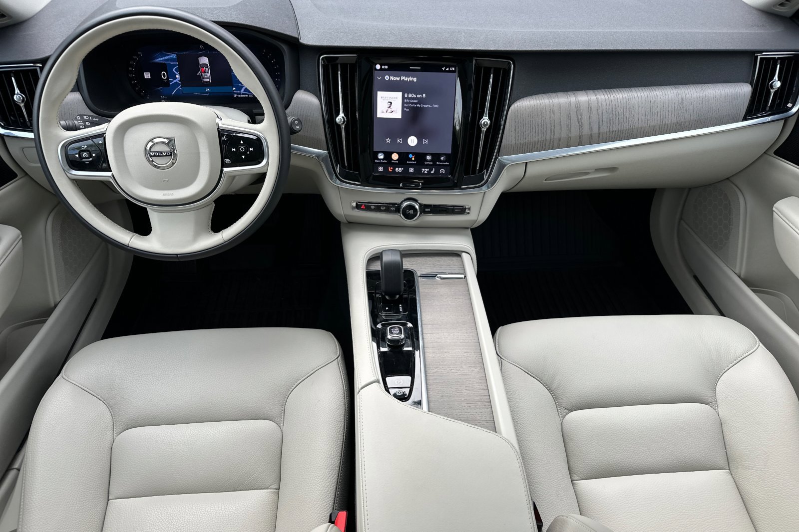 Used 2025 Volvo V90 B6 Cross Country Plus w/ Protection Package Premier AWD/4WD image 16