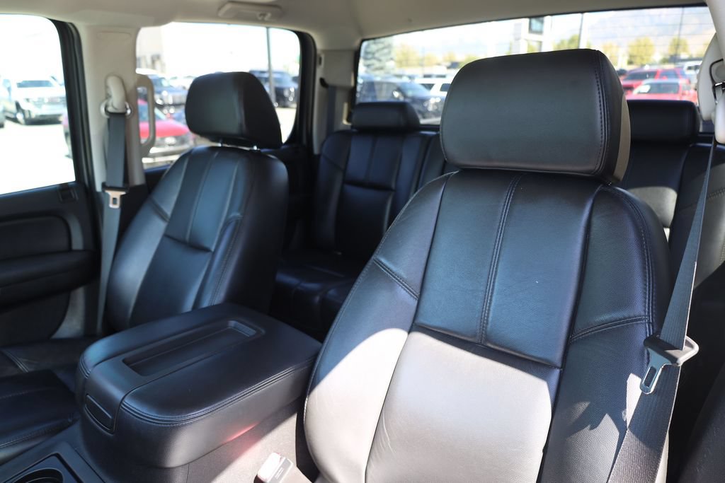 Used 2007 Chevrolet Silverado 2500 LTZ w/ Safety Package AWD/4WD image 16