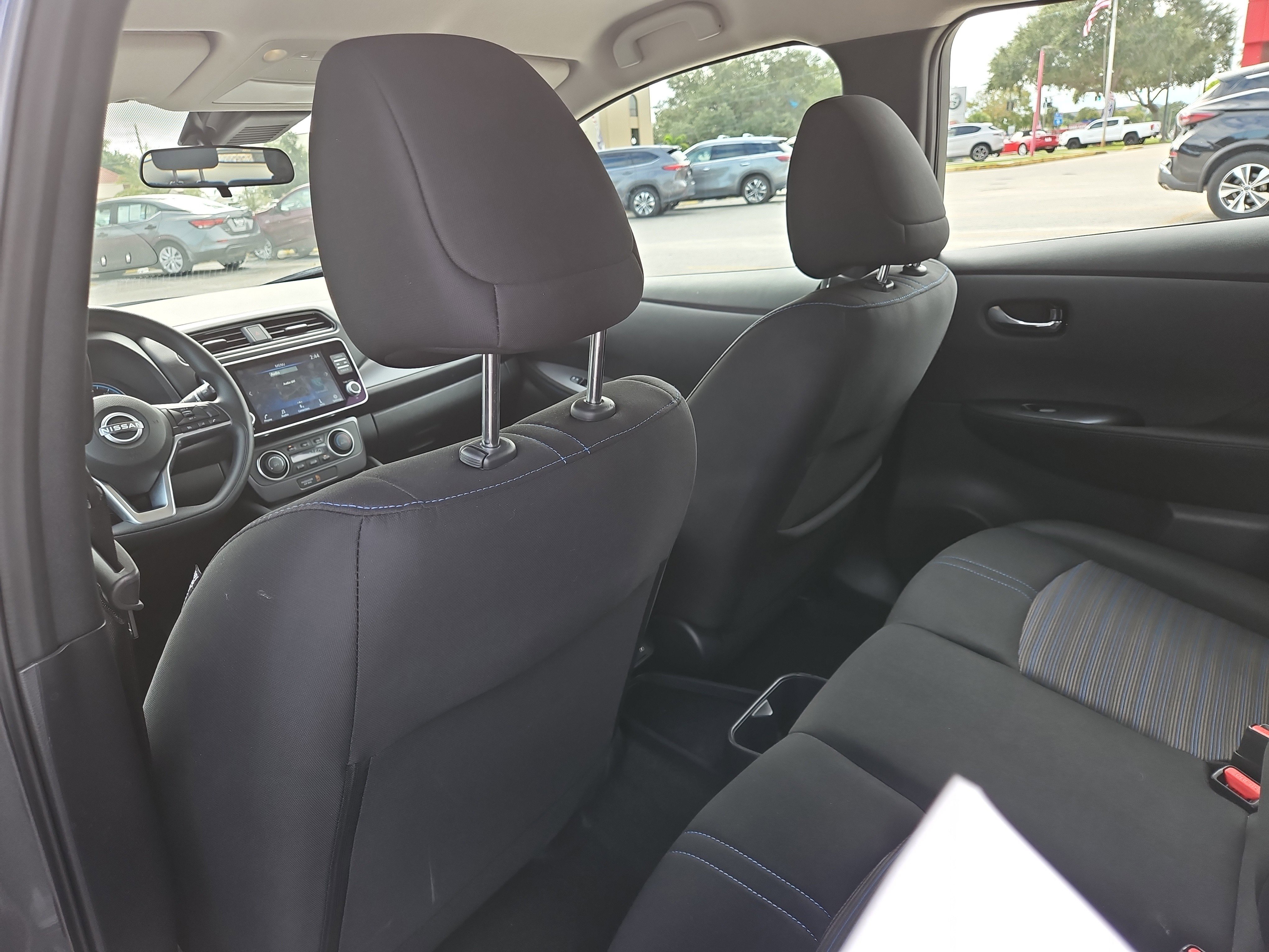 Used 2025 Nissan Leaf S image 8
