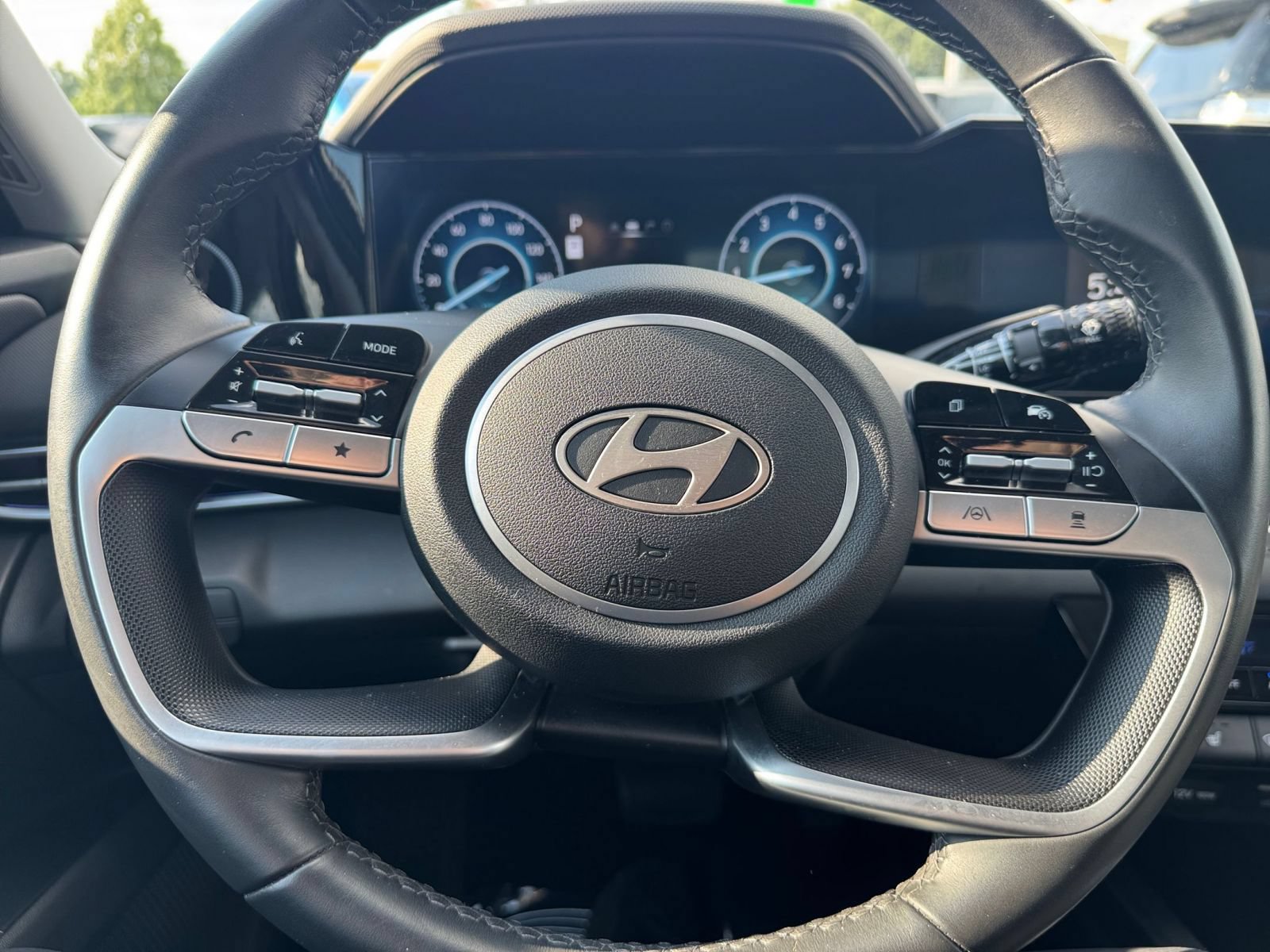 Used 2025 Hyundai Elantra SEL FWD image 27