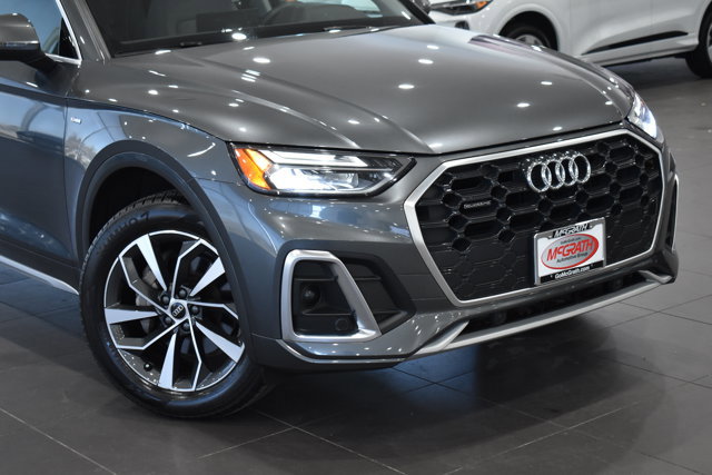 Used 2023 Audi Q5 2.0T Premium w/ Convenience Package image 2