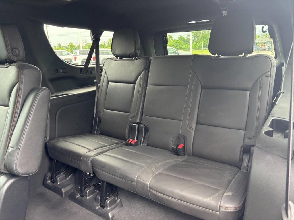 Used 2023 Chevrolet Suburban High Country AWD/4WD image 10