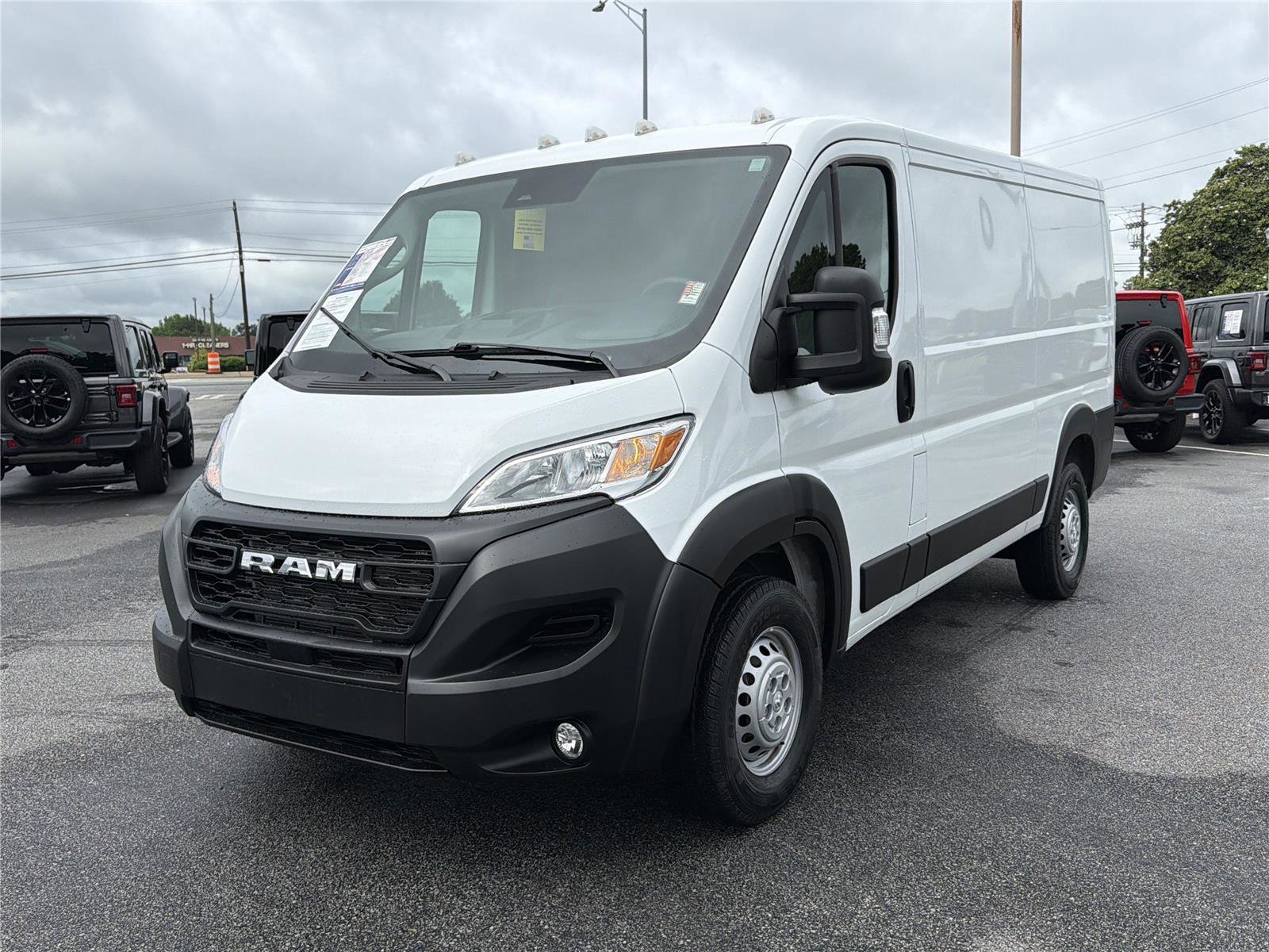 Used 2025 RAM ProMaster 2500 w/ Convenience Group FWD video 2
