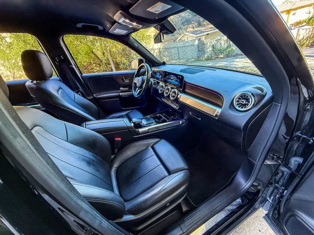 Used 2021 Mercedes-Benz GLB 250 w/ Premium Package image 11
