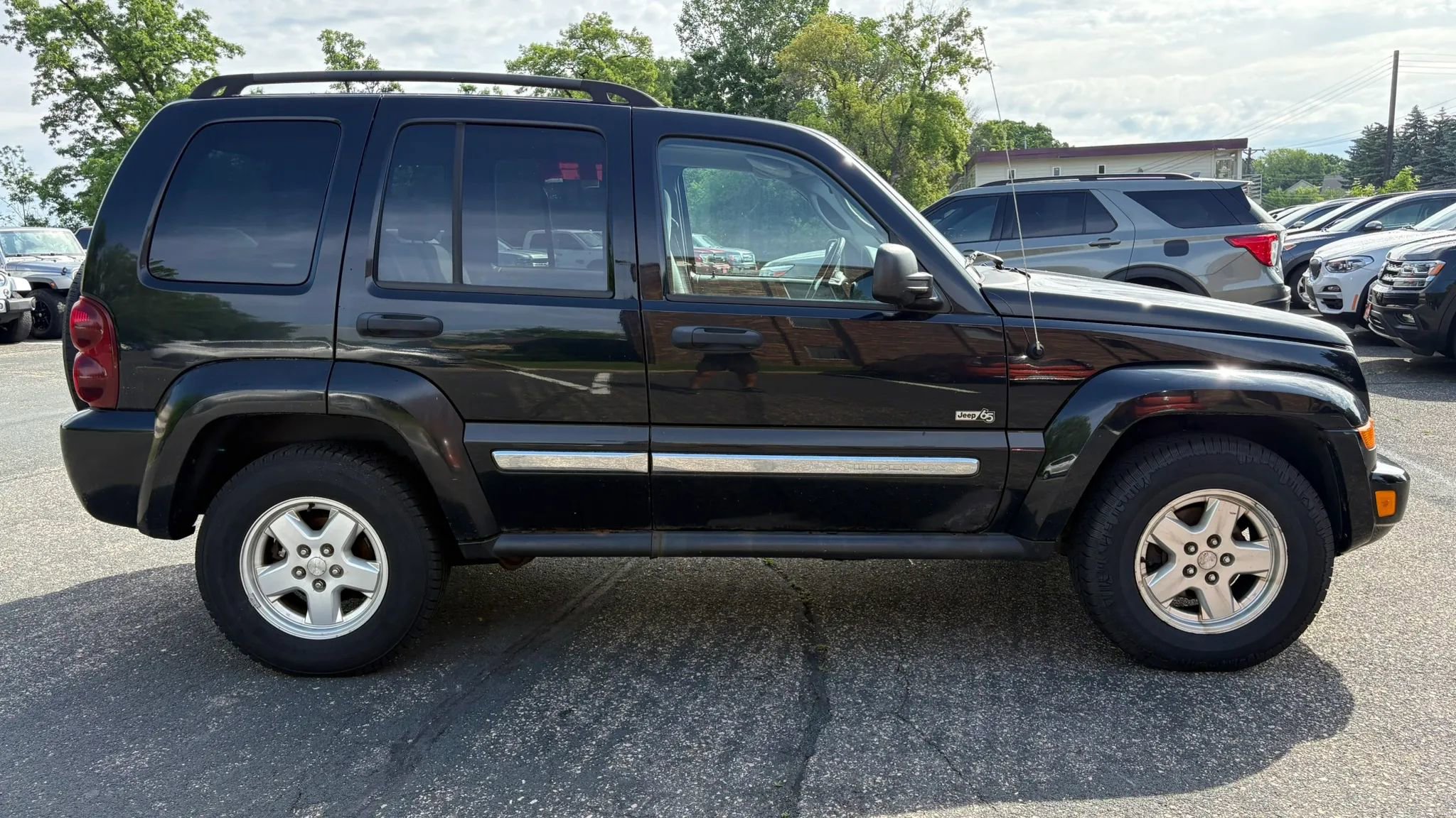 Used 2006 Jeep Liberty Sport AWD/4WD image 11