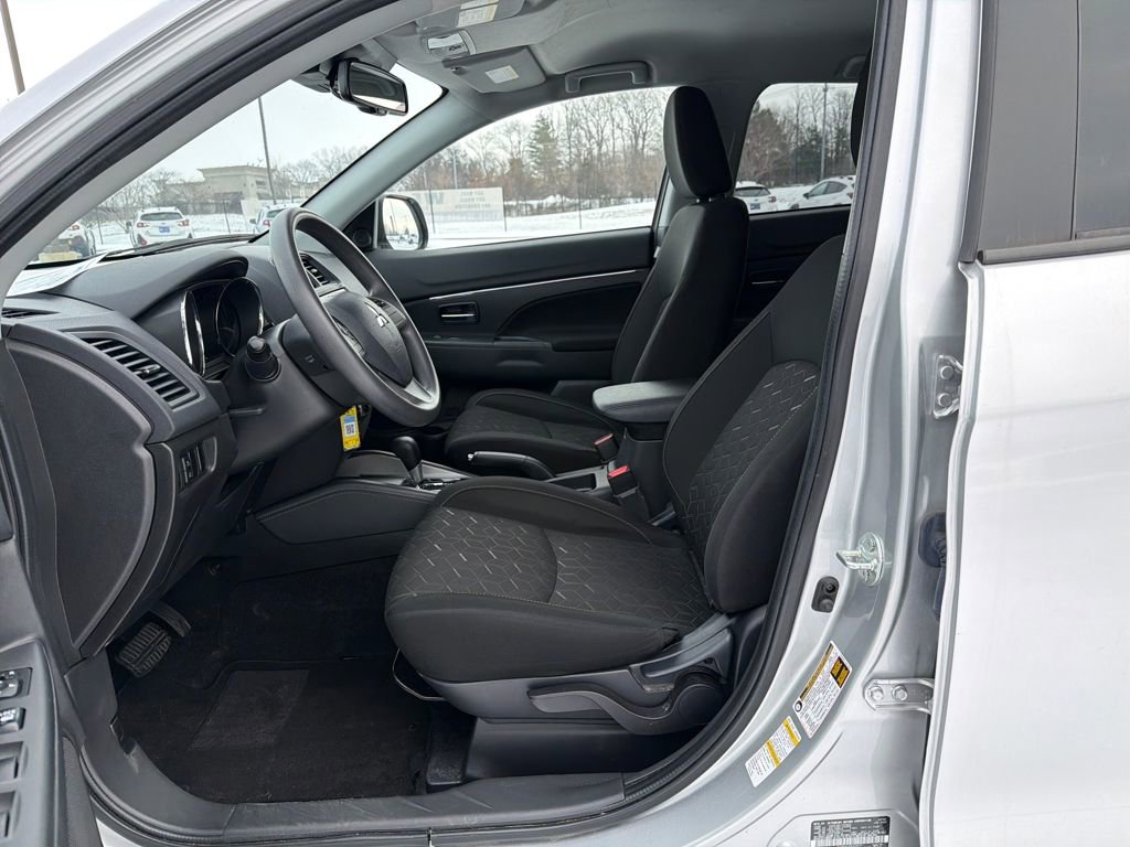 Used 2024 Mitsubishi Outlander Sport ES image 16