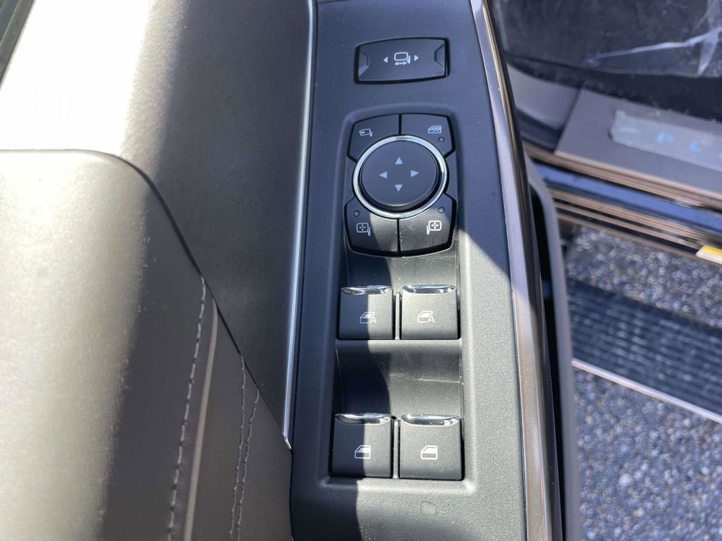 New 2026 Ford F450 Platinum w/ Platinum Plus Package image 16