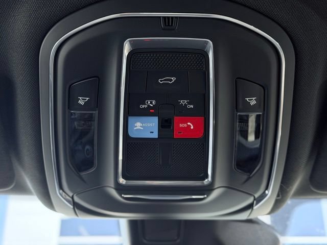 Used 2025 Jeep Grand Cherokee L Limited AWD/4WD image 47