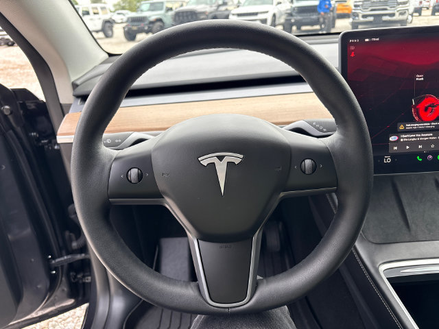 Used 2025 Tesla Model Y Long Range AWD/4WD image 17