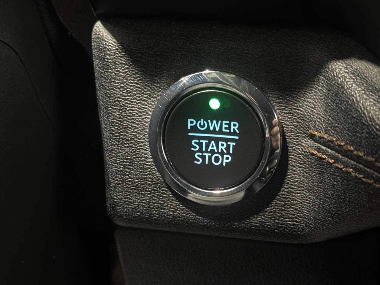 Used 2022 Ford F150 Lightning Lariat image 38