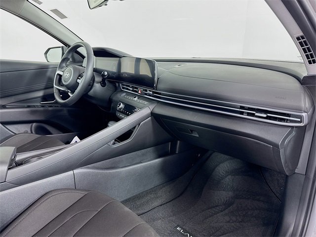 Used 2025 Hyundai Elantra SEL image 30