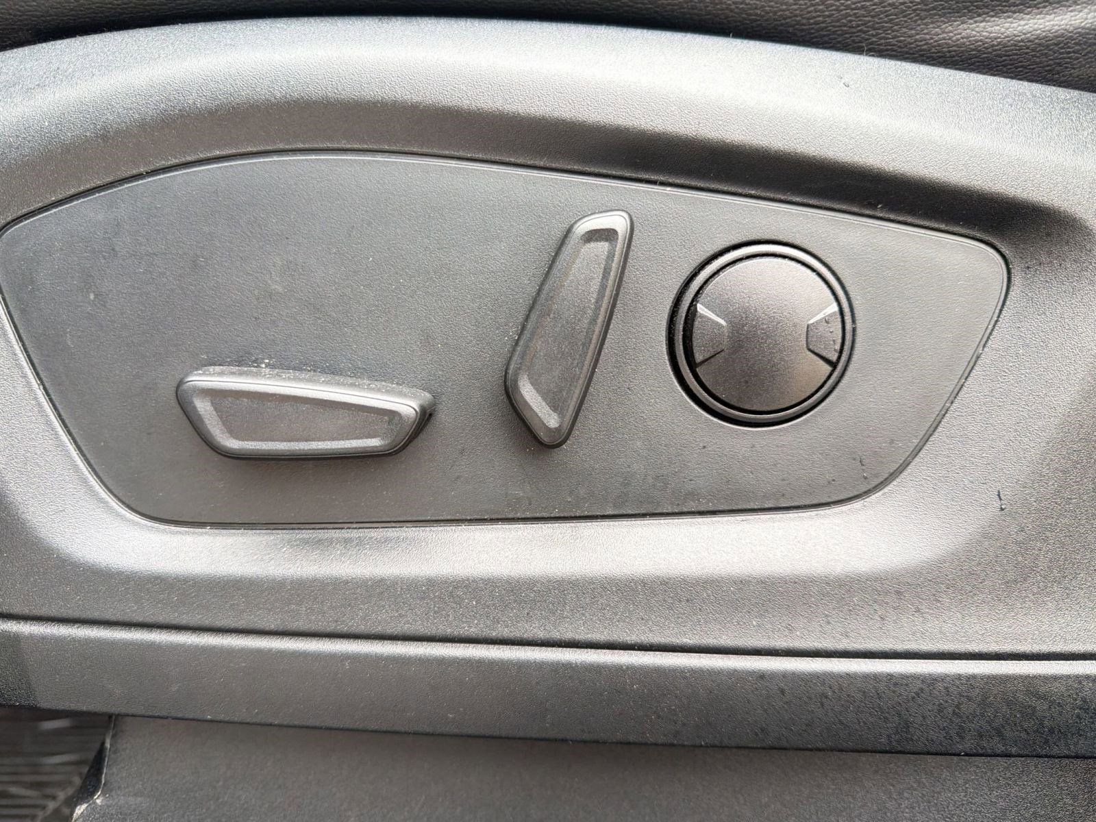 Used 2023 Ford Explorer Limited w/ Limited Technology Package RWD image 11