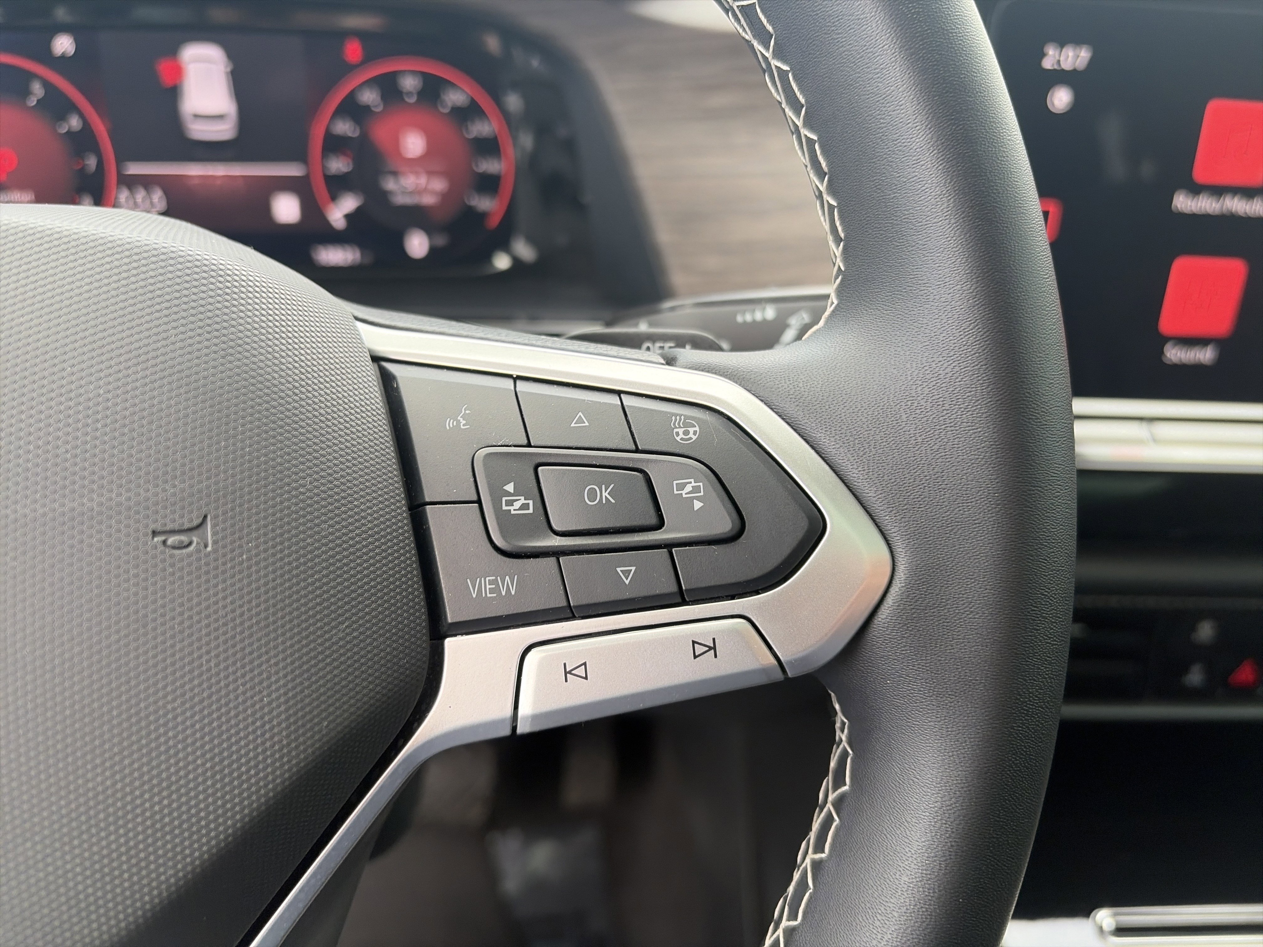 Used 2024 Volkswagen Atlas SEL image 45