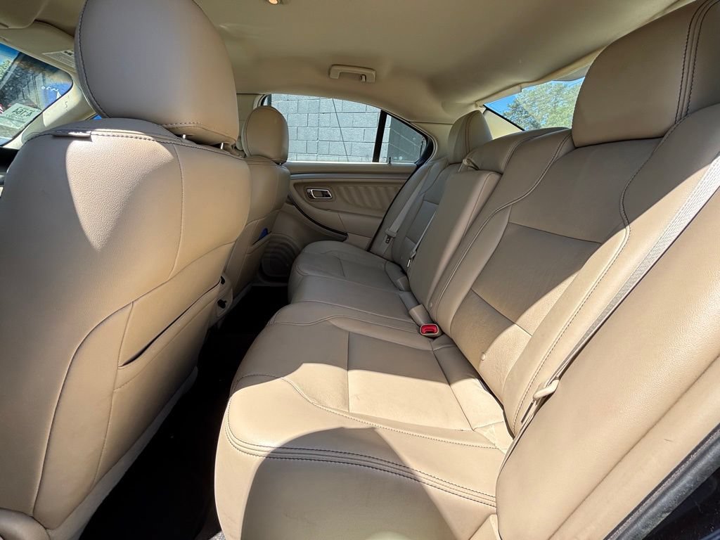 Used 2016 Ford Taurus SEL FWD image 18