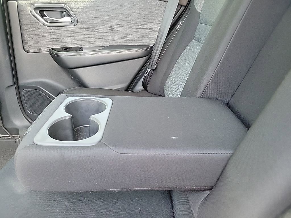 Certified 2022 Nissan Rogue SV image 17