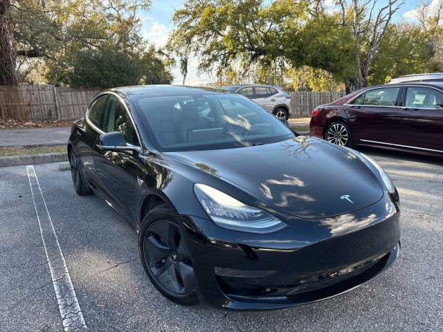 Used 2020 Tesla Model 3 Standard Range image 4