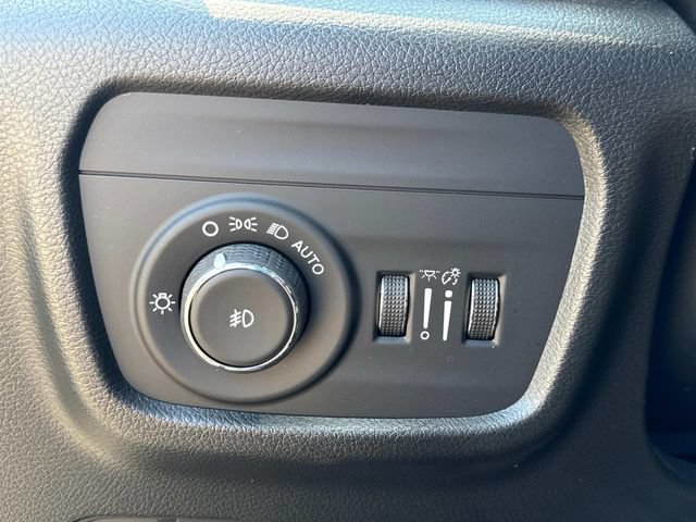 Used 2023 Jeep Grand Cherokee L Overland w/ MOPAR Finishing Package RWD image 28