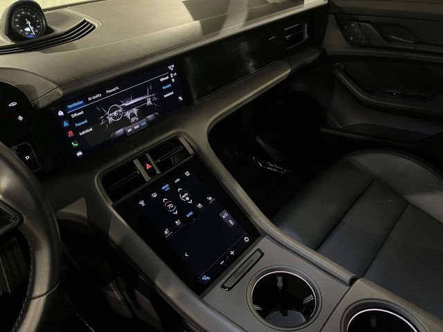Certified 2022 Porsche Taycan GTS AWD/4WD image 32