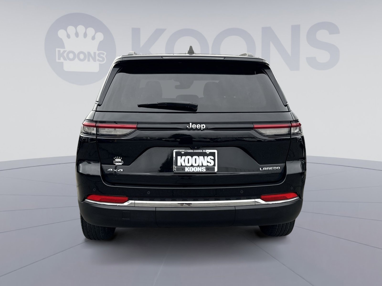 Used 2023 Jeep Grand Cherokee Laredo w/ Luxury Tech Group I image 5