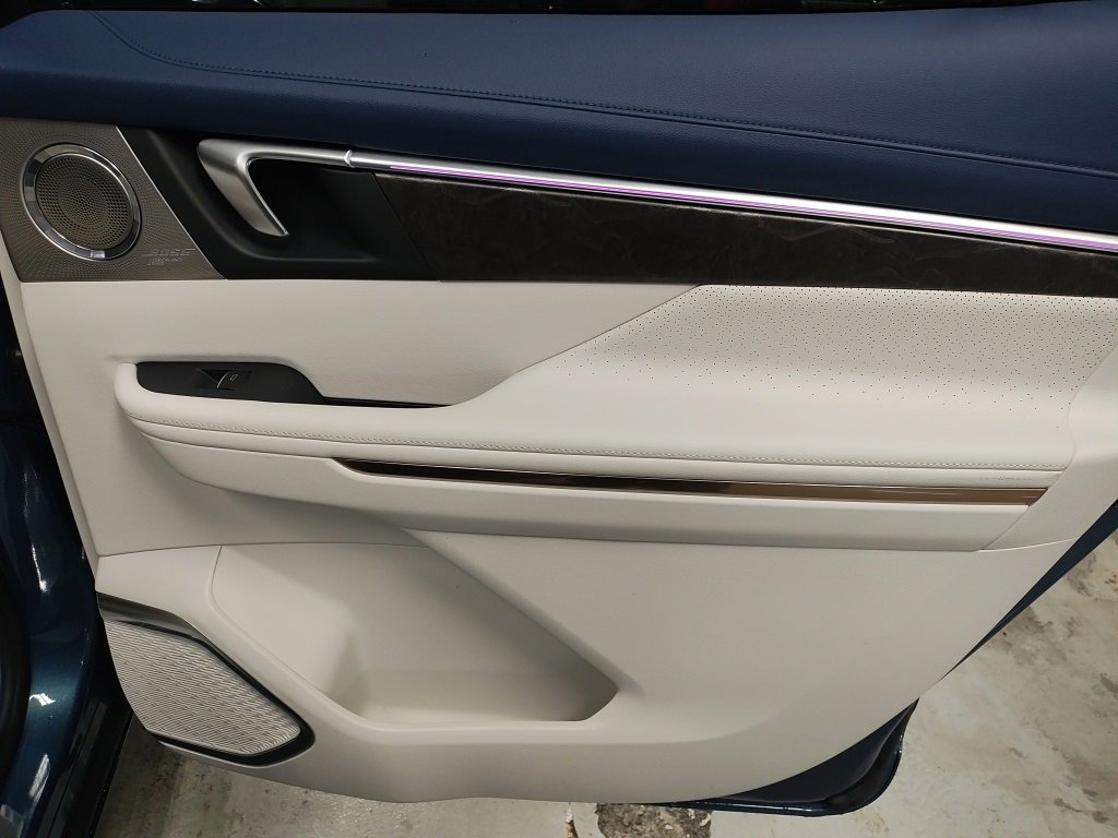 New 2026 Buick Enclave Avenir w/ Super Cruise Package image 17