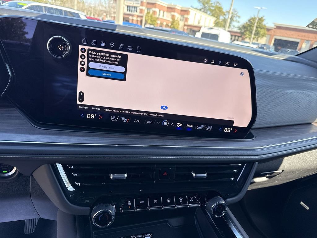 Used 2025 Chevrolet Suburban Premier image 21