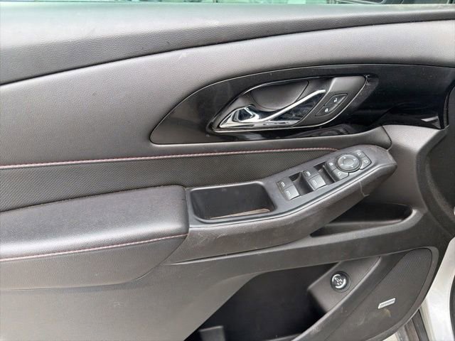 Used 2022 Chevrolet Traverse RS image 11
