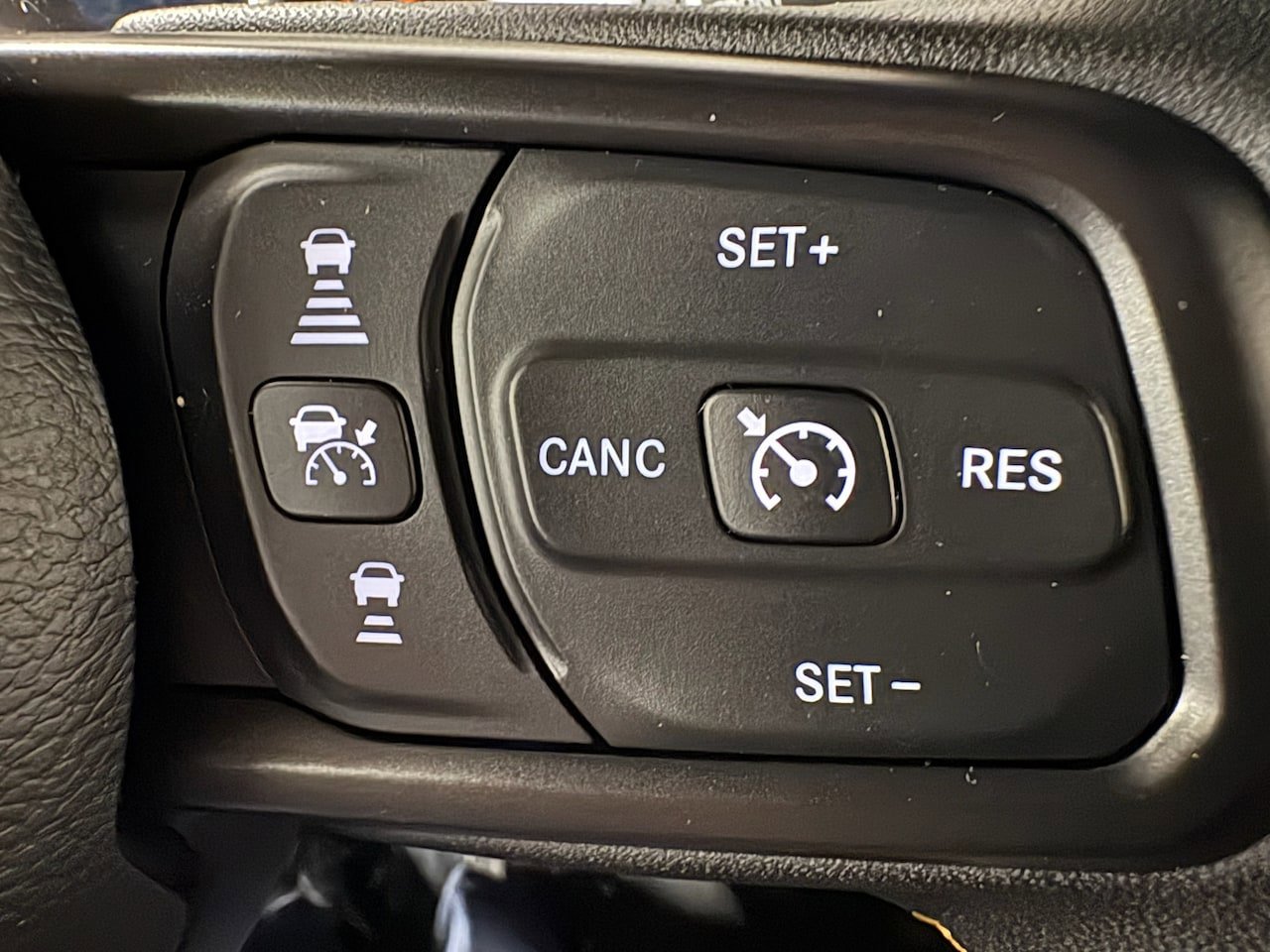 Used 2024 Jeep Gladiator Sport AWD/4WD image 14