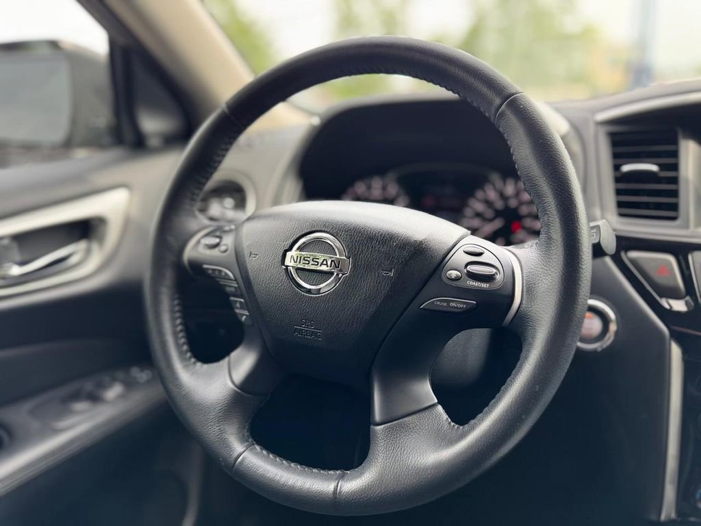 Used 2020 Nissan Pathfinder SV AWD/4WD image 21