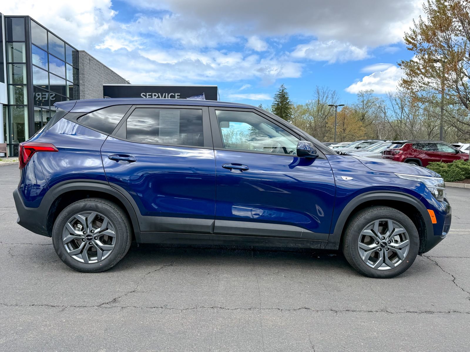 Certified 2025 Kia Seltos LX AWD/4WD image 5