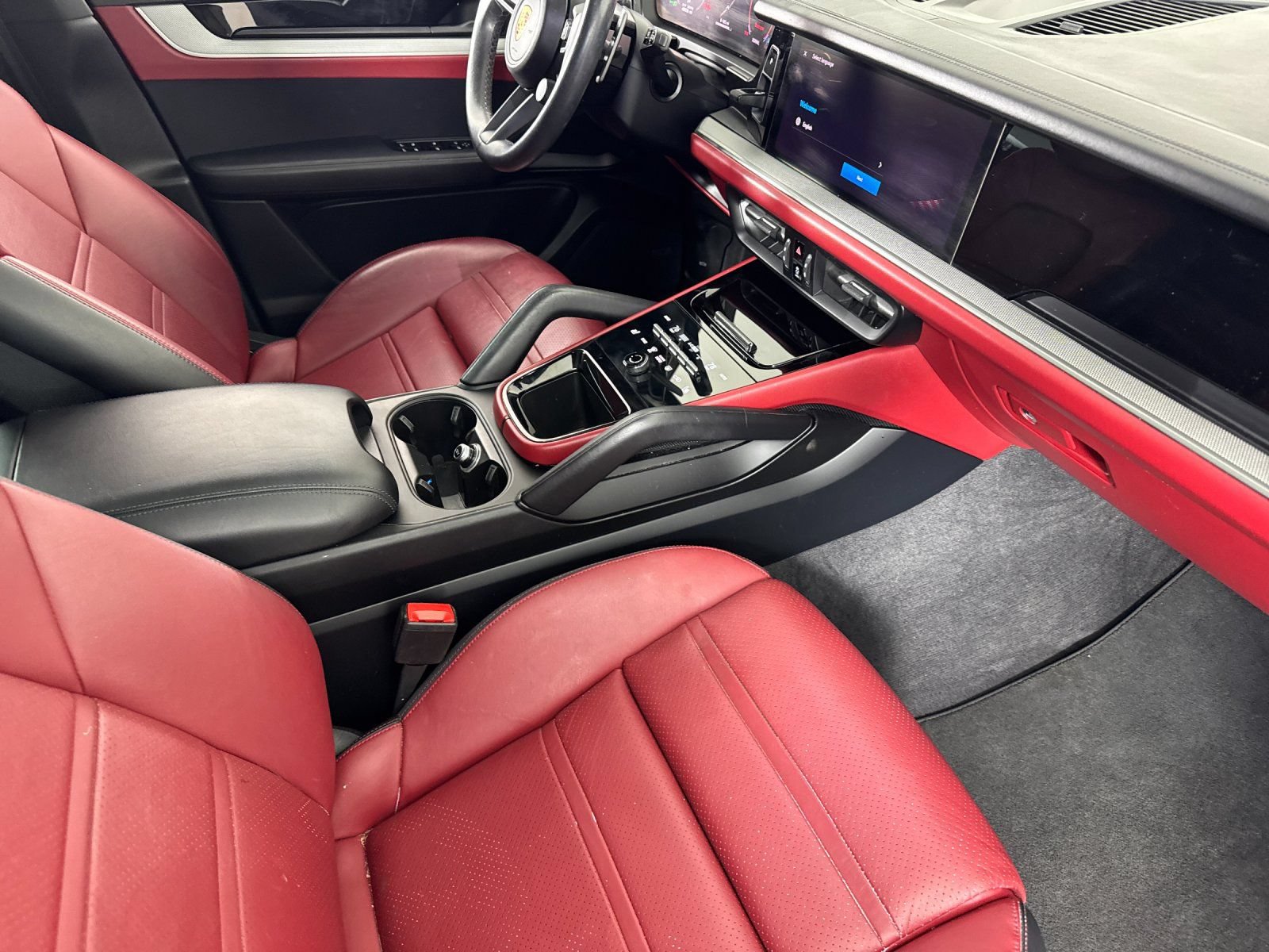 Certified 2024 Porsche Cayenne AWD/4WD image 16