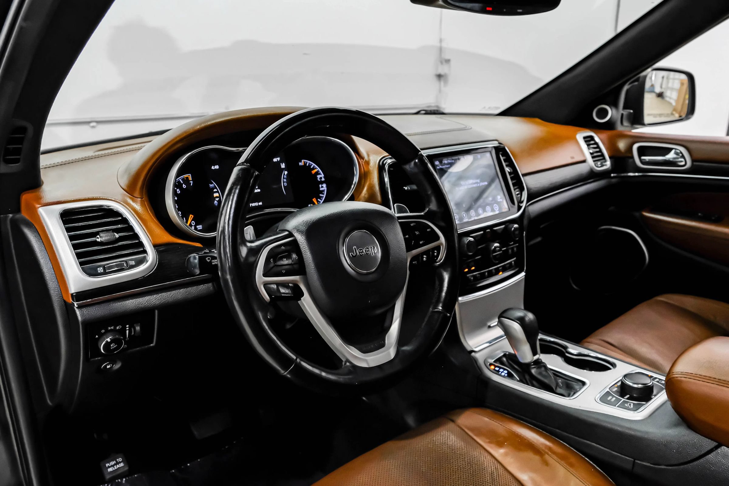 Used 2019 Jeep Grand Cherokee Summit w/ Platinum Series Group AWD/4WD image 25