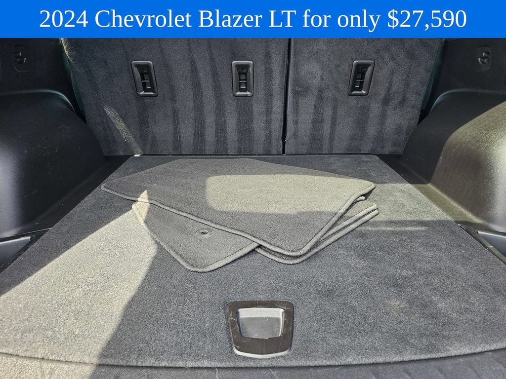 Used 2024 Chevrolet Blazer LT FWD image 16