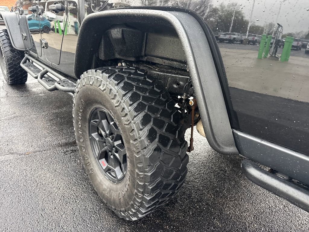 Used 2021 Jeep Gladiator Rubicon w/ Dual Top Group AWD/4WD image 15