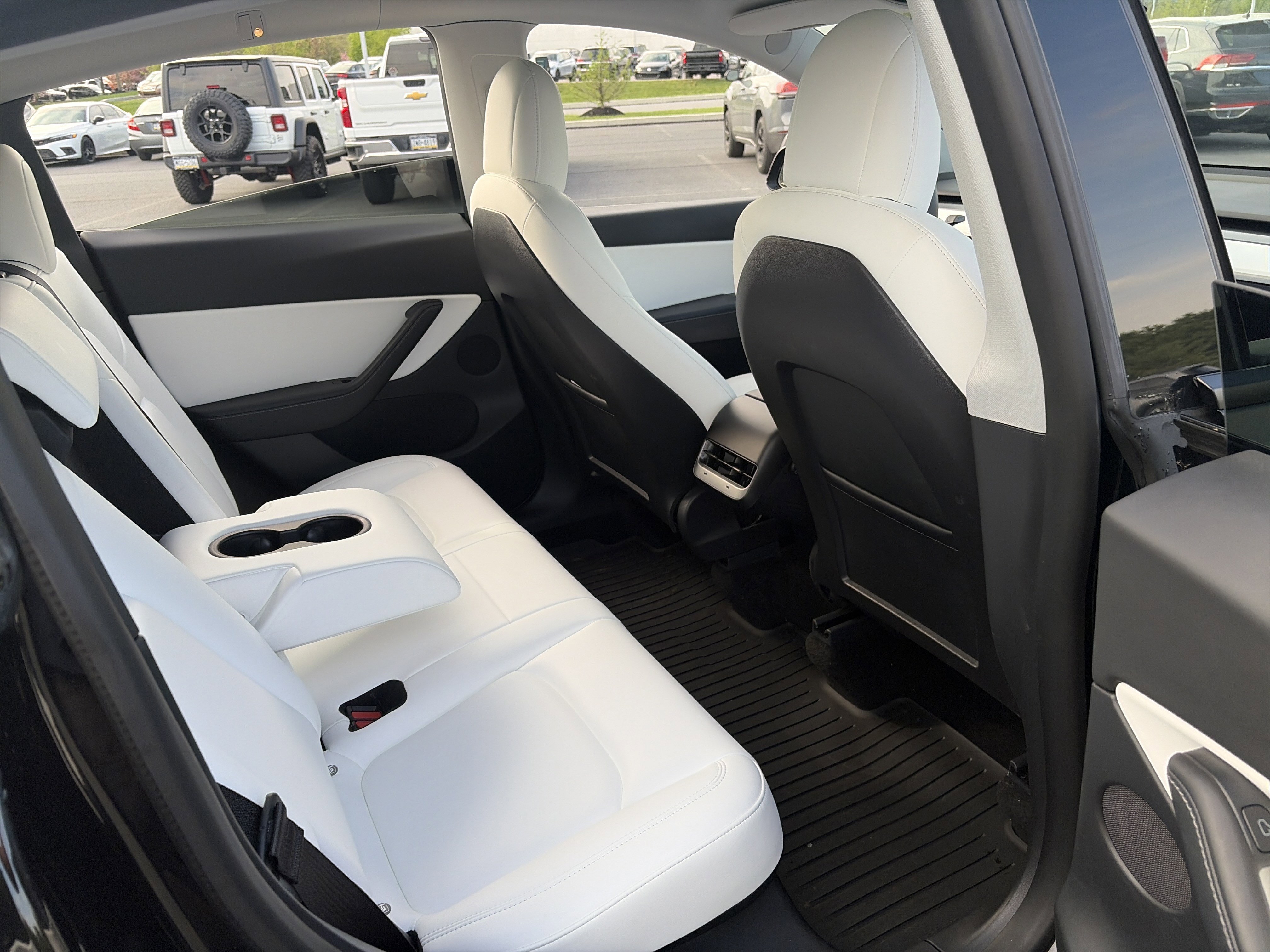 Used 2021 Tesla Model Y Long Range image 32