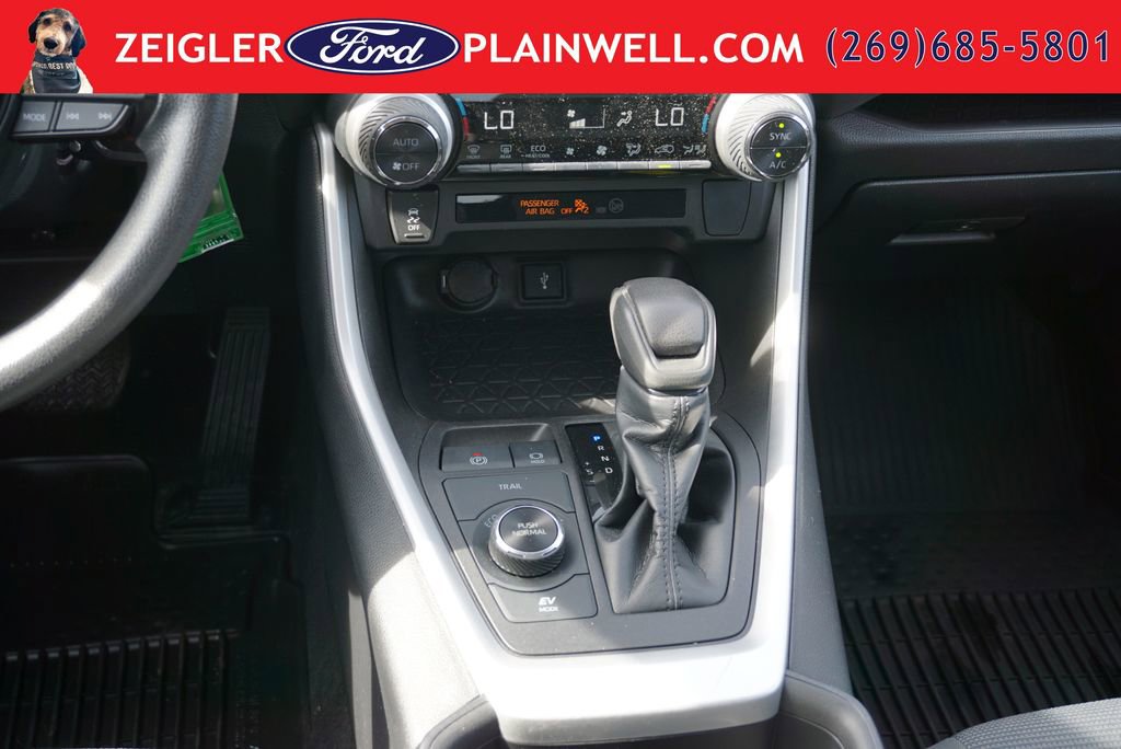 Used 2022 Toyota RAV4 LE AWD/4WD image 15