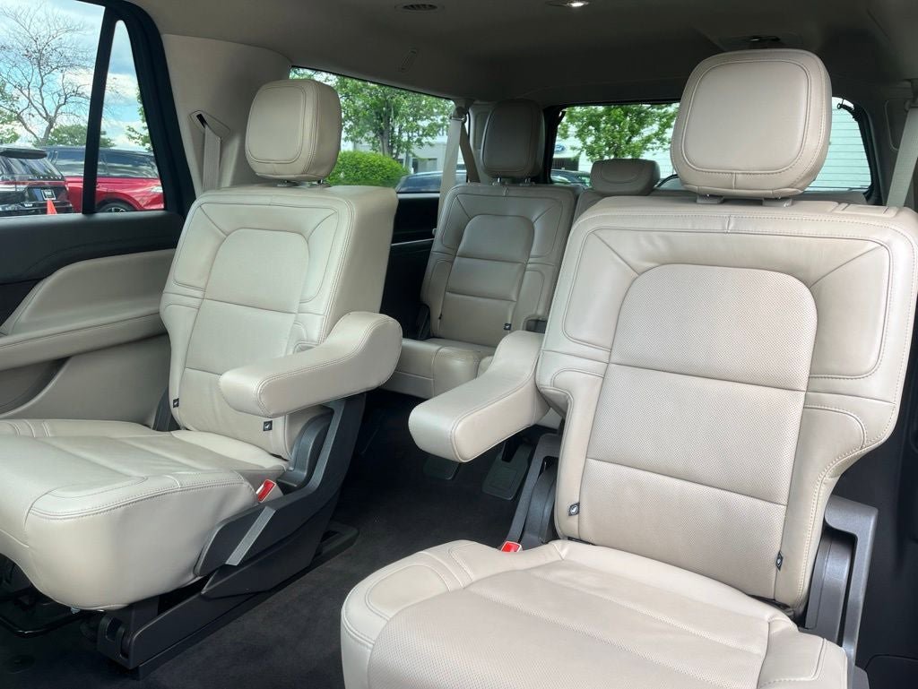 Certified 2024 Lincoln Navigator L Reserve AWD/4WD image 14