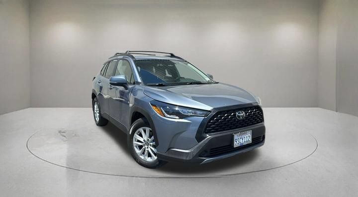 Used 2024 Toyota Corolla Cross LE FWD video 1